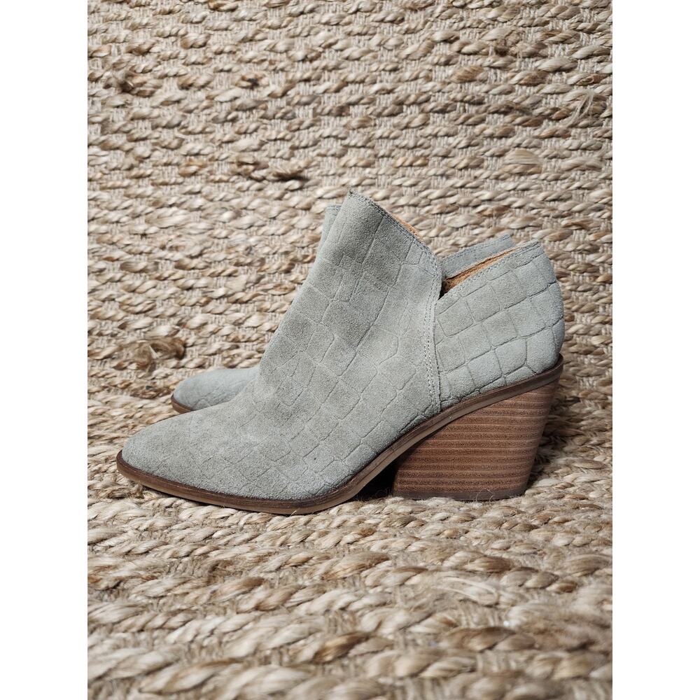 Lucky Brand Saucie Comfort Embossed Croc Suede Ankle Booties Size 8.5 NEW